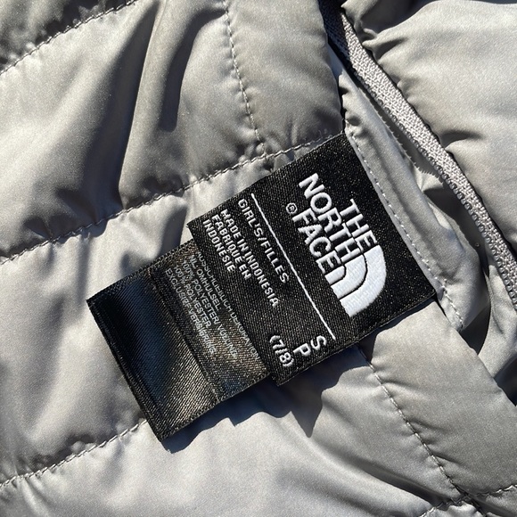 Kids North Face Jacket - Picture 2 of 3